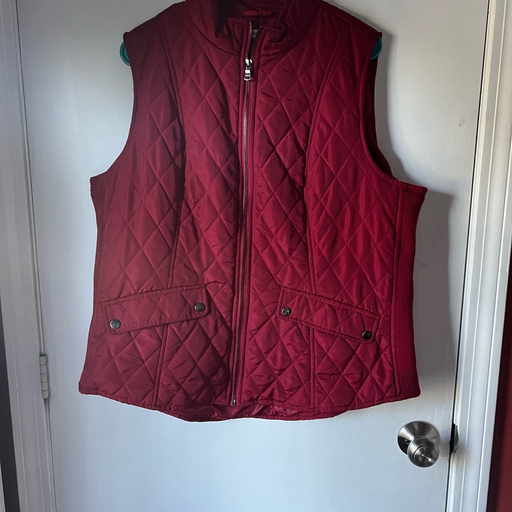 Westport Women's Quilted Vest - Burgundy
